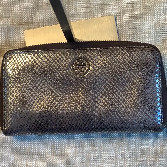 Tory Burch Black Snake-Embossed Zip Wallet GUC Brown shimmer - Picture 15 of 15